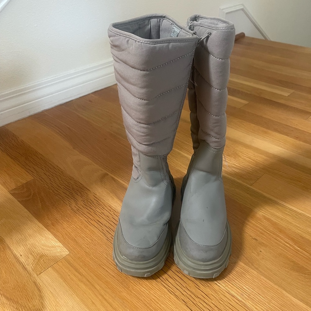Stylish Gray Girls Utility Boots